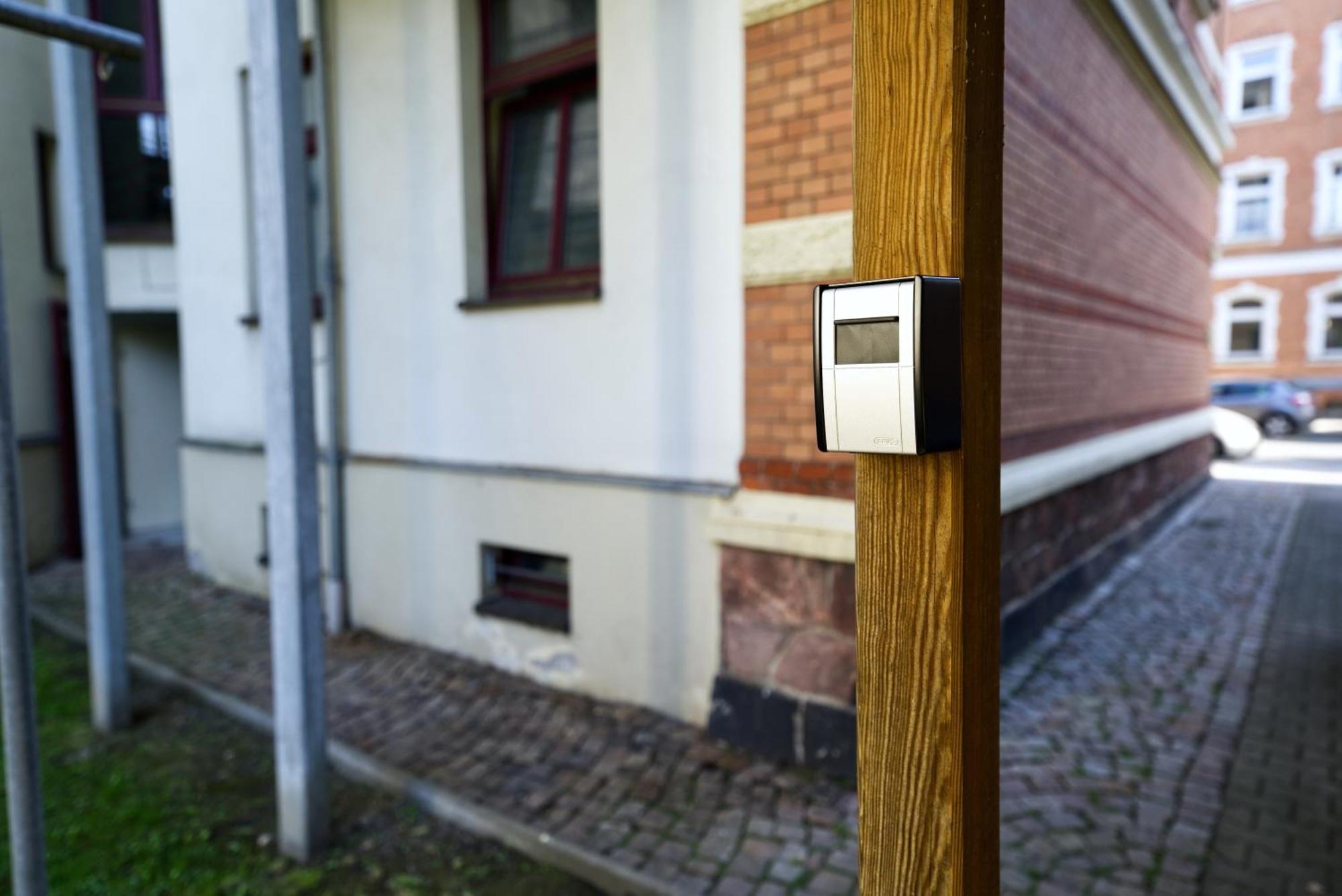Edler Wohnraum Noble Stadtoase Mit Boxspringbett, Kaffeevollautomat & Parkplatz Цвикау Екстериор снимка