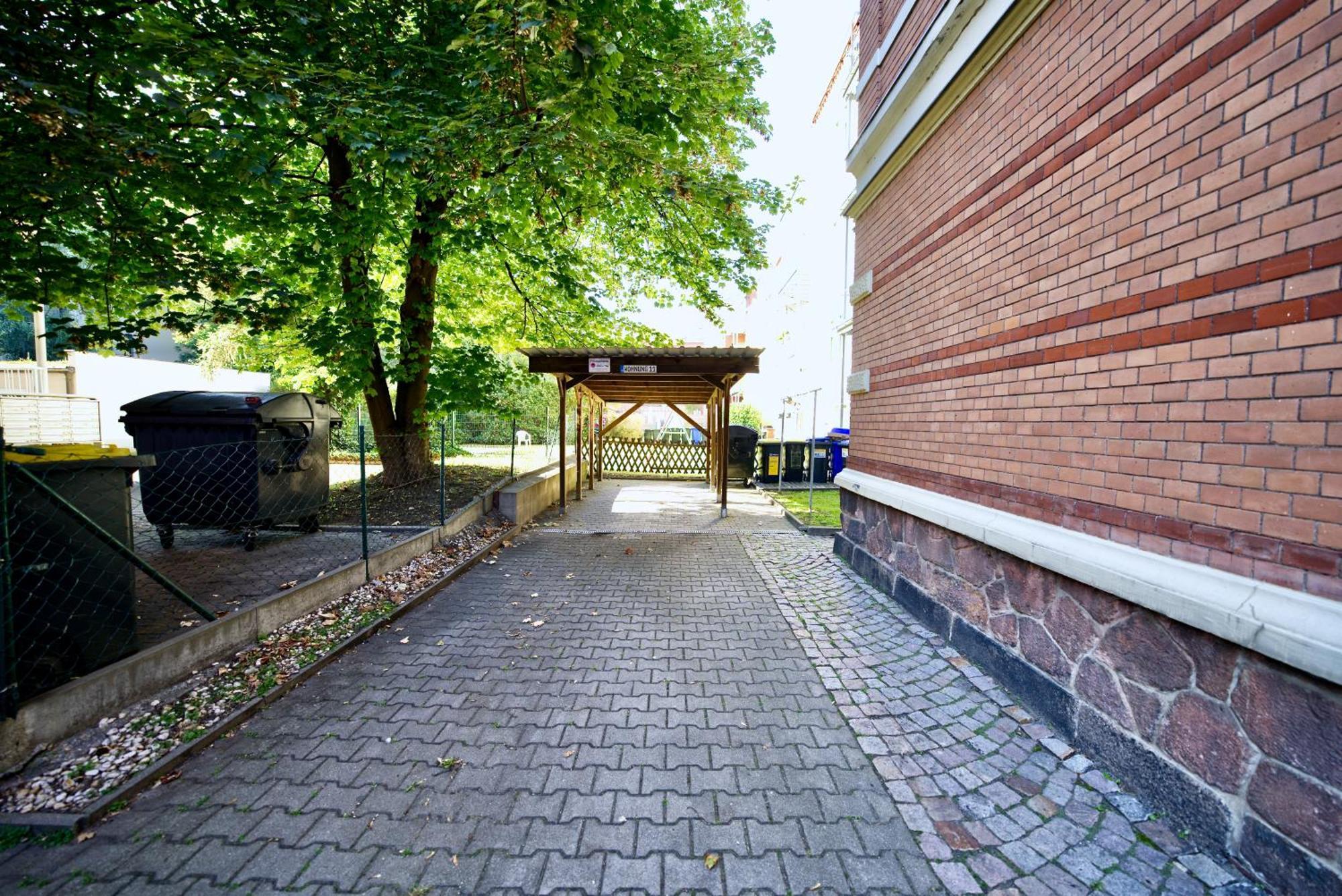 Edler Wohnraum Noble Stadtoase Mit Boxspringbett, Kaffeevollautomat & Parkplatz Цвикау Екстериор снимка