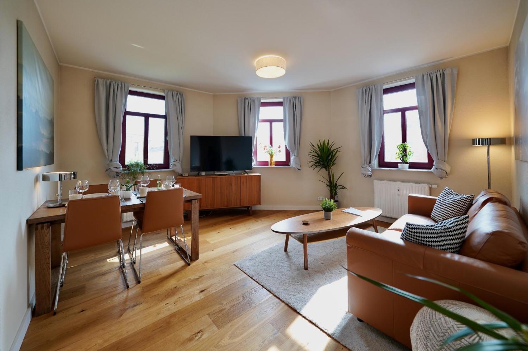 Edler Wohnraum Noble Stadtoase Mit Boxspringbett, Kaffeevollautomat & Parkplatz Цвикау Екстериор снимка
