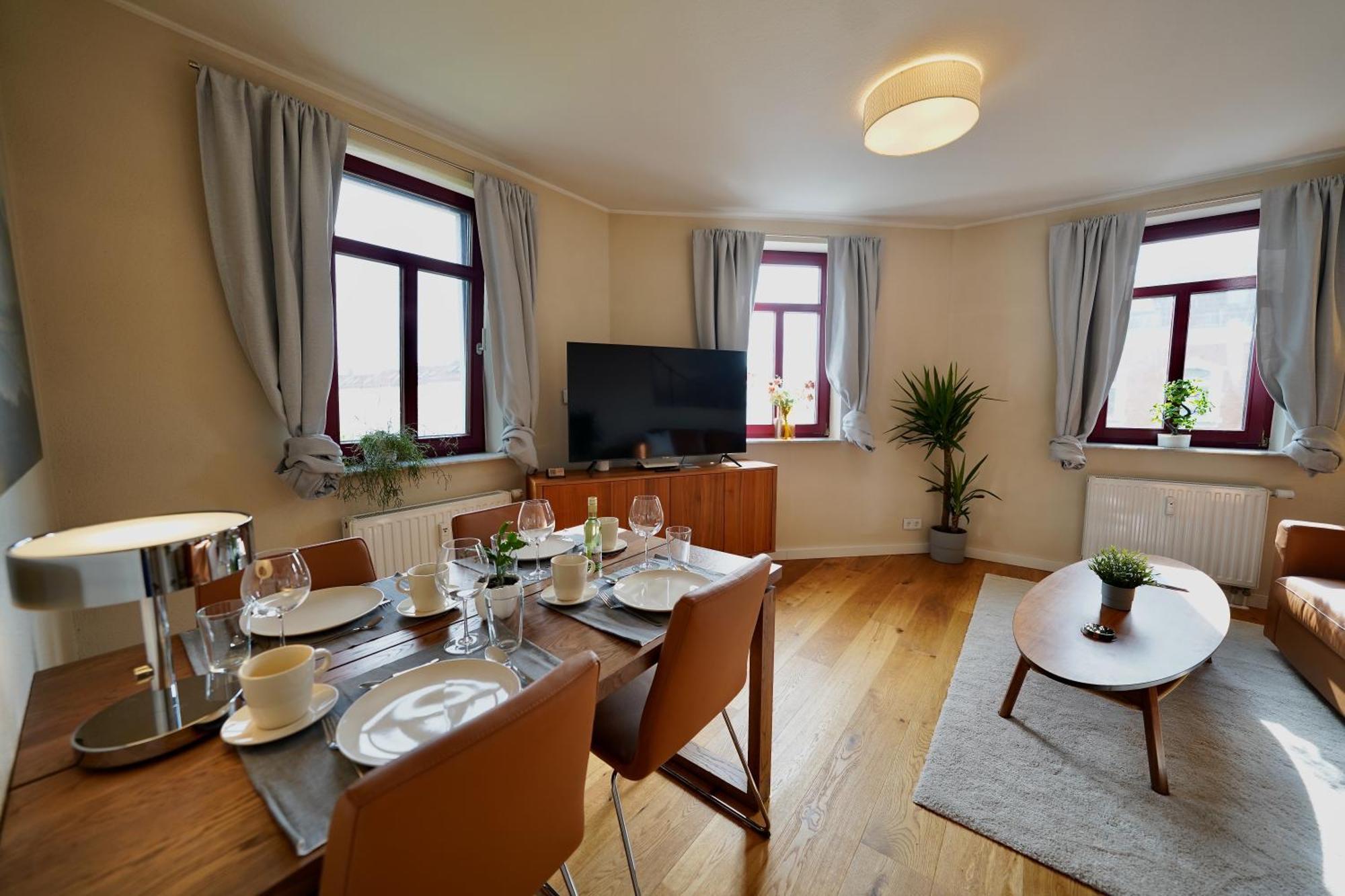Edler Wohnraum Noble Stadtoase Mit Boxspringbett, Kaffeevollautomat & Parkplatz Цвикау Екстериор снимка
